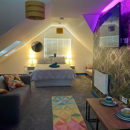 Vibrant & Modern Studio Apartment In Birmingham Exterior foto